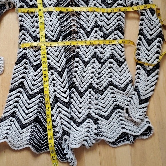 INC LONG LINE BELTED CARDIGAN SWEATER BLACK CREAMY WHITE ZIG ZAG SIZE SMALL - Picture 10 of 10